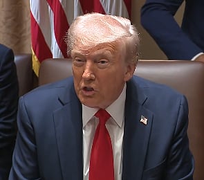 Trump: அமெரிக்காவின் பொற்கால ஆட்சி இது... - அதிபரான பின் முதன்முறையாக காங்கிரஸில் பேசிய ட்ரம்ப்