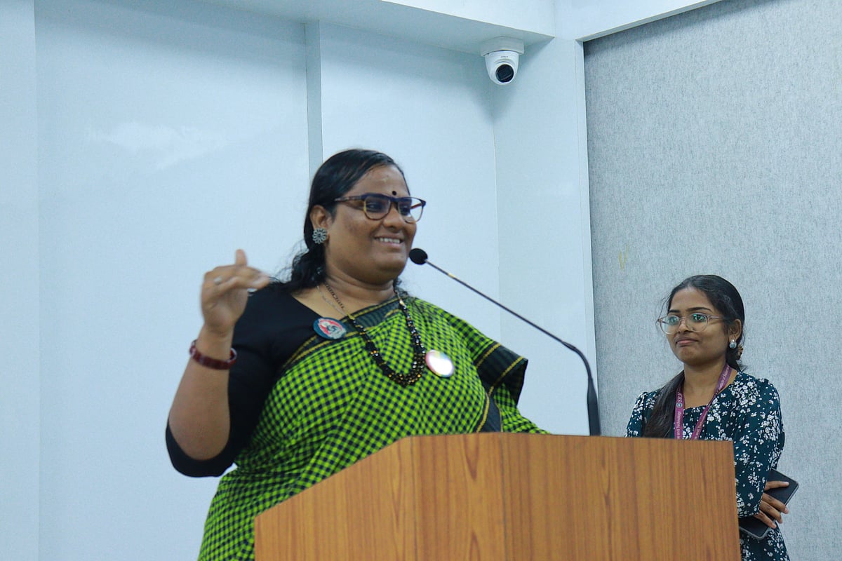 `திருநர்களை உள்ளடக்காத பெண்ணியம், தீவிரவாதத்திற்கு சமம்! - மகளிர் தின கருத்தரங்கில் கவிஞர் மரக்கா