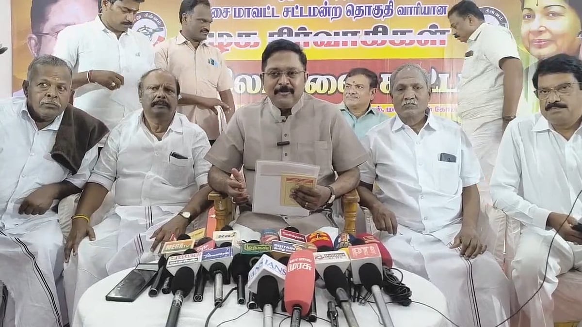 ”இந்தி ஈஸியான மொழி; இந்தி தெரிந்தால் அனைத்து மாநிலங்களையும் தொடர்பு கொள்ளலாம்” - டி.டி.வி.தினகரன்