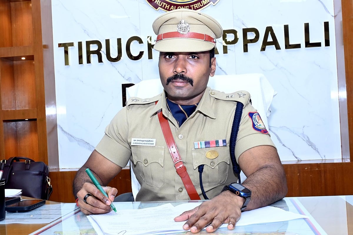`ஒரே ஸ்டேஷனில் 13 போலீஸார் பணியிட மாற்றம் - திருச்சி எஸ்.பி அதிரடி.. காரணம் என்ன?