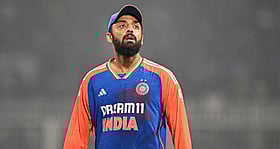 ``நாடு திரும்பக் கூடாதுனு சொன்னாங்க, கொலை மிரட்டல் எல்லாம் வந்திருக்கு..'' - வருண் சக்ரவர்த்தி டாக்