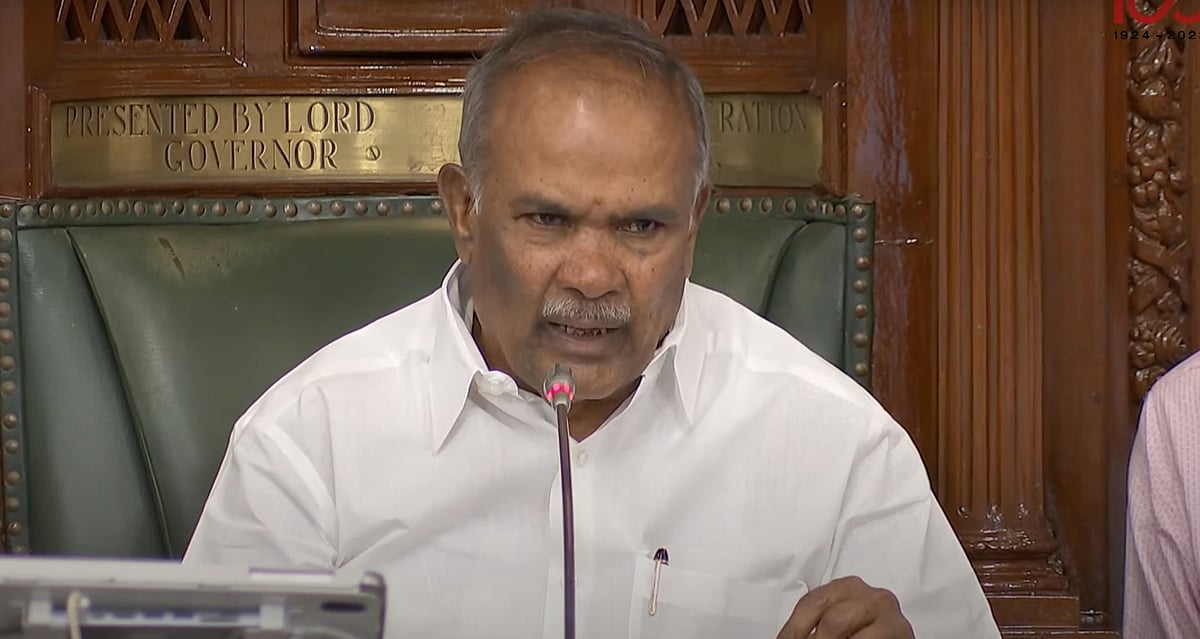 `சபாநாயகரை கைநீட்டி பேசுவது மரபு அல்ல’ - காட்டமான முதல்வர்; அதிமுக உறுப்பினர்கள் ஒருநாள் சஸ்பெண்ட்