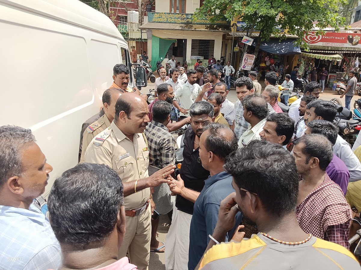 கேரளா தெருநாய்களை தமிழ்நாட்டில் விட்டுச் செல்லும் ஏஜெண்டுகள்... மடக்கிப் பிடித்த மக்கள்!