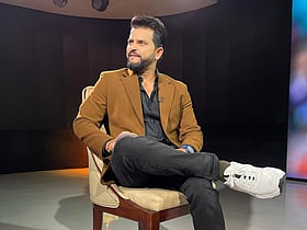 Suresh Raina : ``தோனியின் ஓய்வு பற்றிய ரகசியத்தை சொல்லவா?" - சுரேஷ் ரெய்னா பேட்டி