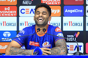 CSK vs MI : 'தோனி Uncapped ப்ளேயரா?' - பத்திரிகையாளர் சந்திப்பில் சிரித்து உருண்ட சூர்யகுமார்!