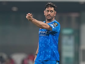 CSK vs RCB : 'சென்னை வெயில் தாங்கல மச்சி' - கடும் பயிற்சியில் விராட்; கூலாக தயாராகும் தோனி| Photos