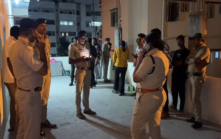 `கொலை செய்துவிட்டேன், சொல்லிவிடுங்கள்... - மனைவியைக் கொன்று சூட்கேஸில் உடலை அடைத்த இன்ஜினீயர்