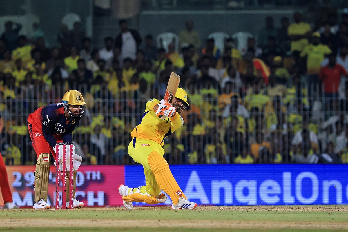 CSK vs RCB Exclusive: பயிற்சி முதல் சிக்சர் மழை வரை; சேப்பாக்கத்தில் தோனி | Photo Album