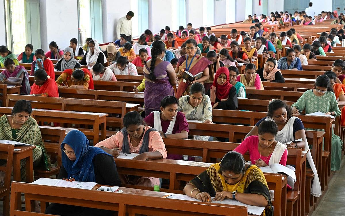 TNPSC Group 4-ல் 6500 காலிப் பணியிடங்கள்; உங்கள் படிப்பிற்கு நீங்கள் எந்த வேலைக்கு விண்ணப்பிக்கலாம்?
