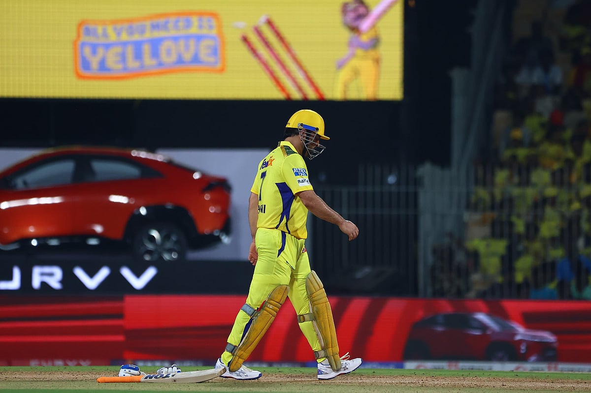 Dhoni : `அடையாளத்தை இழக்காதீர்கள் - எங்கள் ஹீரோவாகவே ஓய்வை அறிவியுங்கள் தோனி