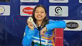 ISSF: ஒன்னு இல்ல ரெண்டு... உலக துப்பாக்கிச் சுடுதலில் இந்தியாவுக்கு பெருமை சேர்த்த வீரர், வீராங்கனை!