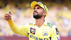 CSK vs KKR: ருத்துராஜூக்கு பதில் யார்? CSK குறிவைக்கும் ரீப்ளேஸ்மென்ட் வீரர்கள் யார் யார்?