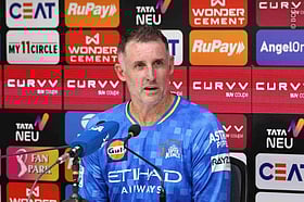 IPL 2025: "உண்மையான CSK ரசிகர்கள் யாருன்னு தெரிஞ்சுக்க போறோம்" - பேட்டிங் பயிற்சியாளர் மைக் ஹஸ்ஸி