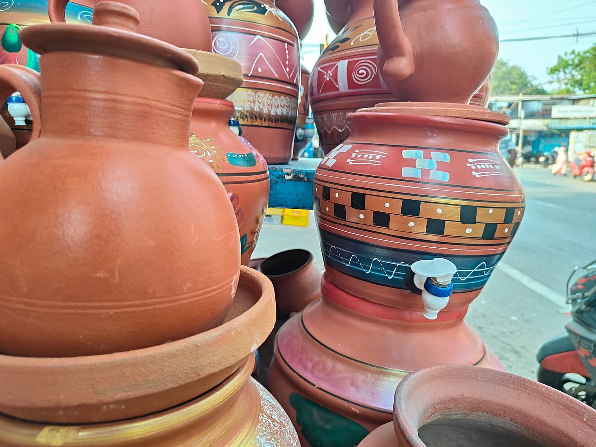 சென்னை: கோடை வெயில் தாகம் தீர்க்க கண்கவர் மண் குவளைகள் & பானைகள் விற்பனை... Photo Album!