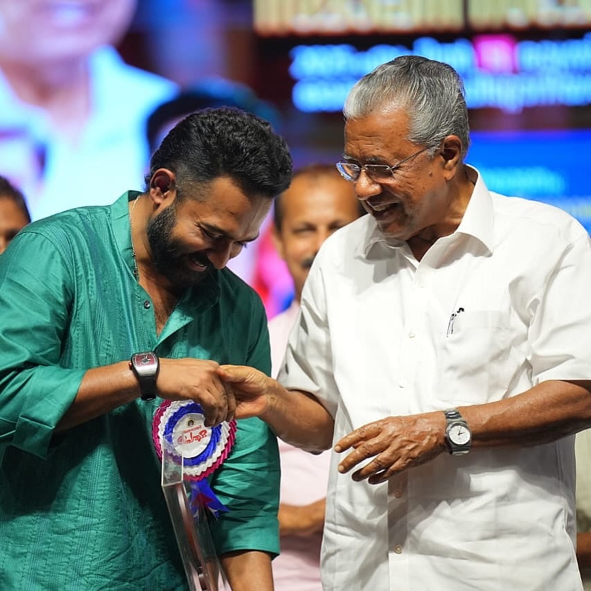 Pinarayi Peruma 2025: `ஹோய் மம்மூட்டி! - கேரளாவில் சிவகார்த்திகேயன் | Photo Album