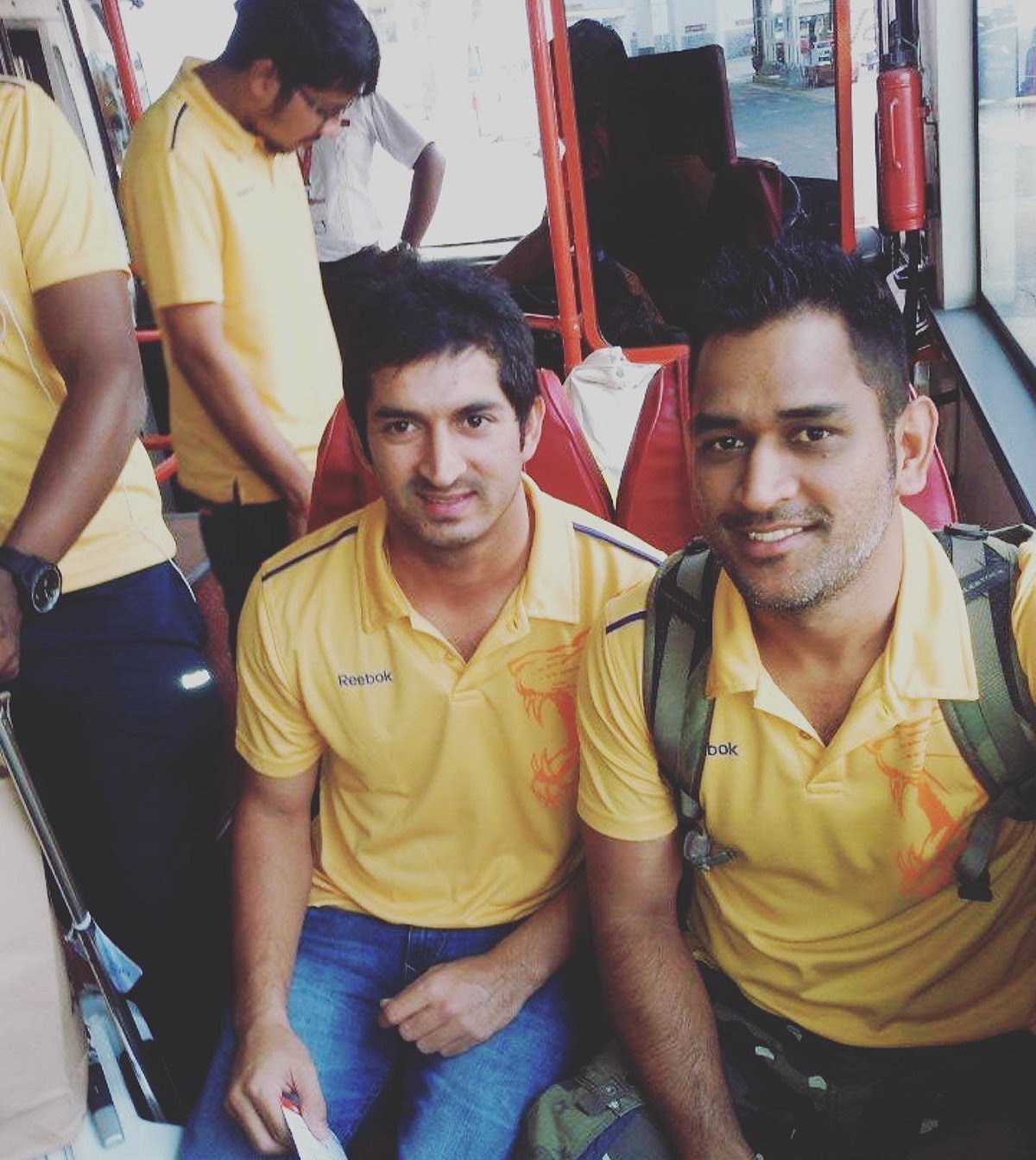 Dhoni: தோனி என்னை மரியா ஷரபோவா என்று அழைப்பார்; ஏனெனில்..! - நினைவுகள் பகிரும் மோஹித் சர்மா