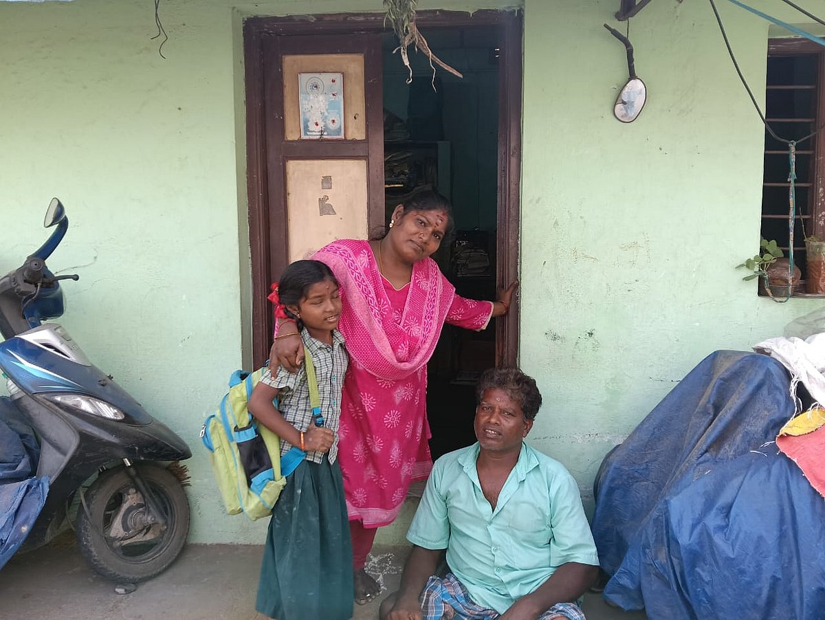 படி ஏற முடியாதுன்னு யாரும் வேலை கொடுக்கல - மாற்றுத்திறனாளி தம்பதியரின் வாழ்க்கைப் போராட்டம்!