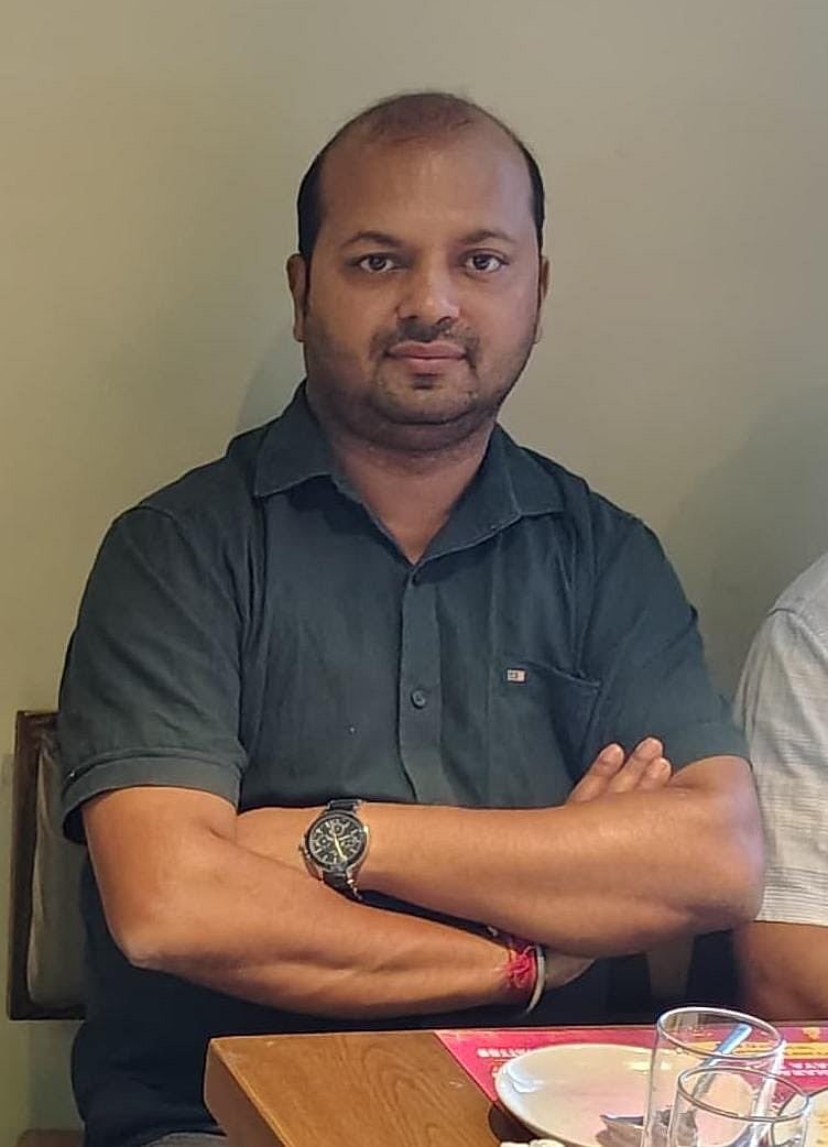 Jammu - Kashmir: உளவுத்துறை அதிகாரி உள்பட 28 பேர் பலி!; ஜம்மு காஷ்மீரில் தீவிரவாதத் தாக்குதல்