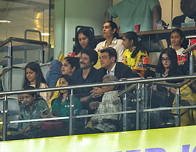 Ajith Kumar: சேப்பாக்கத்தில் ஒன்றாக போட்டியை கண்டுகளிக்கும் AK - SK | Photo Album