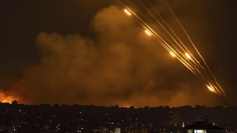 ஈரான்-தாக்குகிறதுதான்;-ஆனாலும்,-மோதாமல்-சைலன்ட்டாக-இருக்கும்-வளைகுடா-நாடுகள்---எனĮ