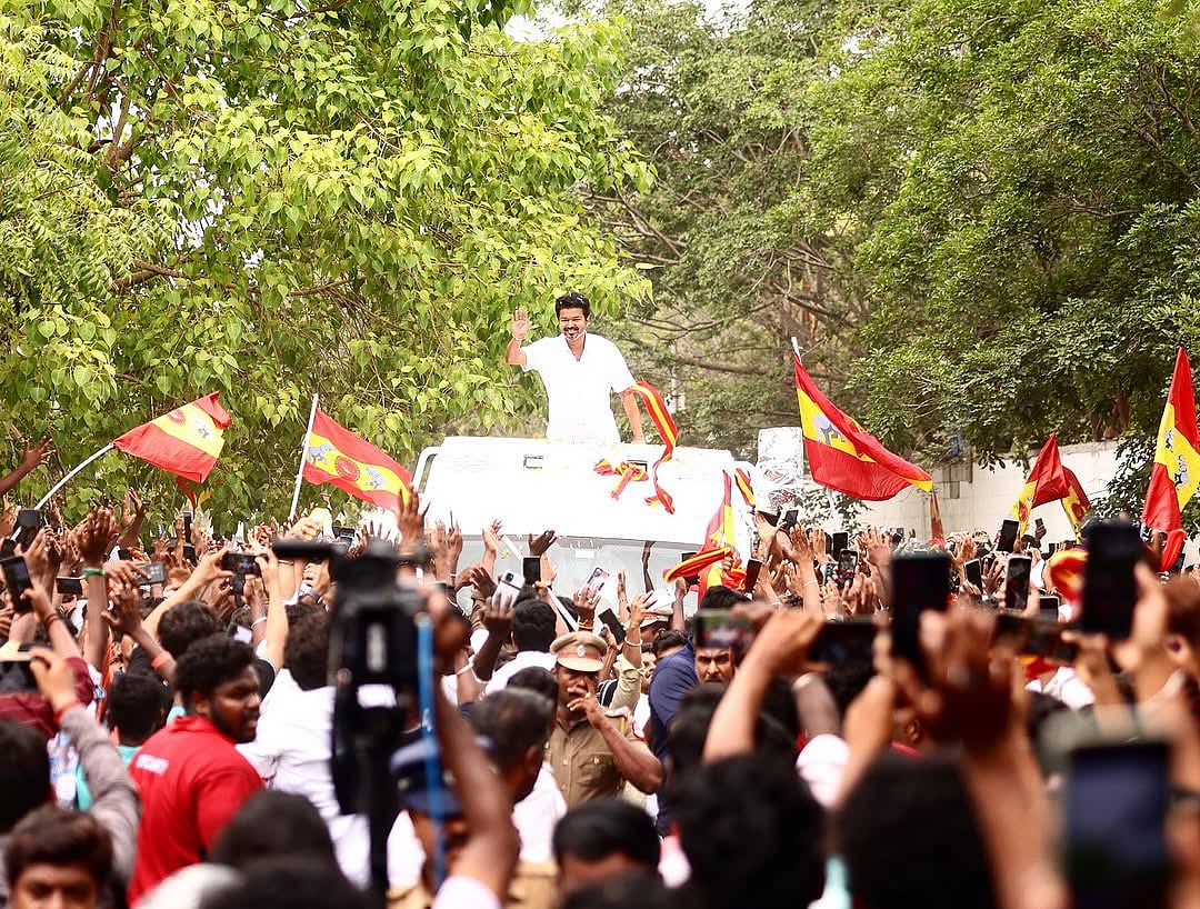 விஜய் பயணித்த வாகன கதவு சேதம்; தொண்டர்கள் கொந்தளிப்பு - தவெக பூத் கமிட்டி கூட்ட அப்டேட்ஸ்