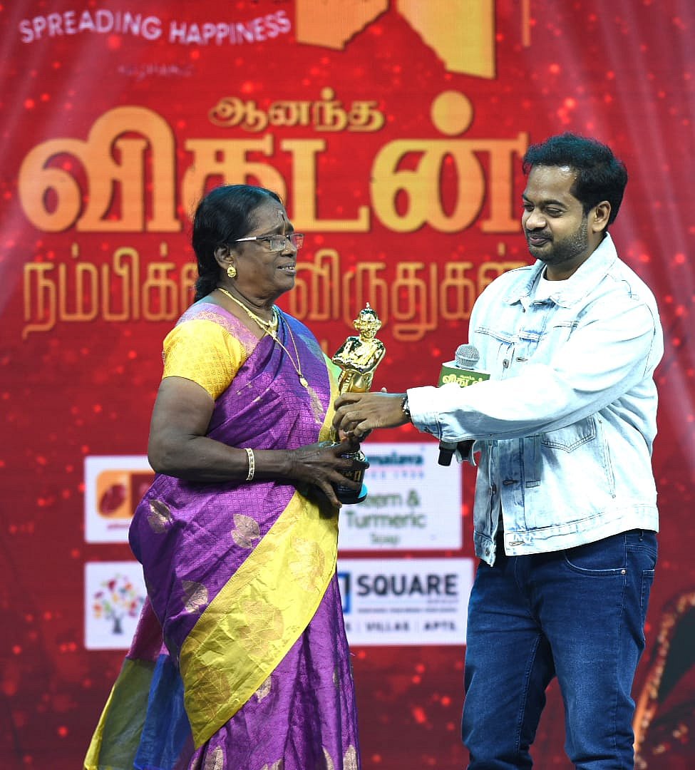 Vikatan Nambikkai Awards : `சுஜாதாபோல சயின்ஸை யூடியூபில் செய்பவர் Mr.GK - இயக்குநர் ரவிக்குமார்