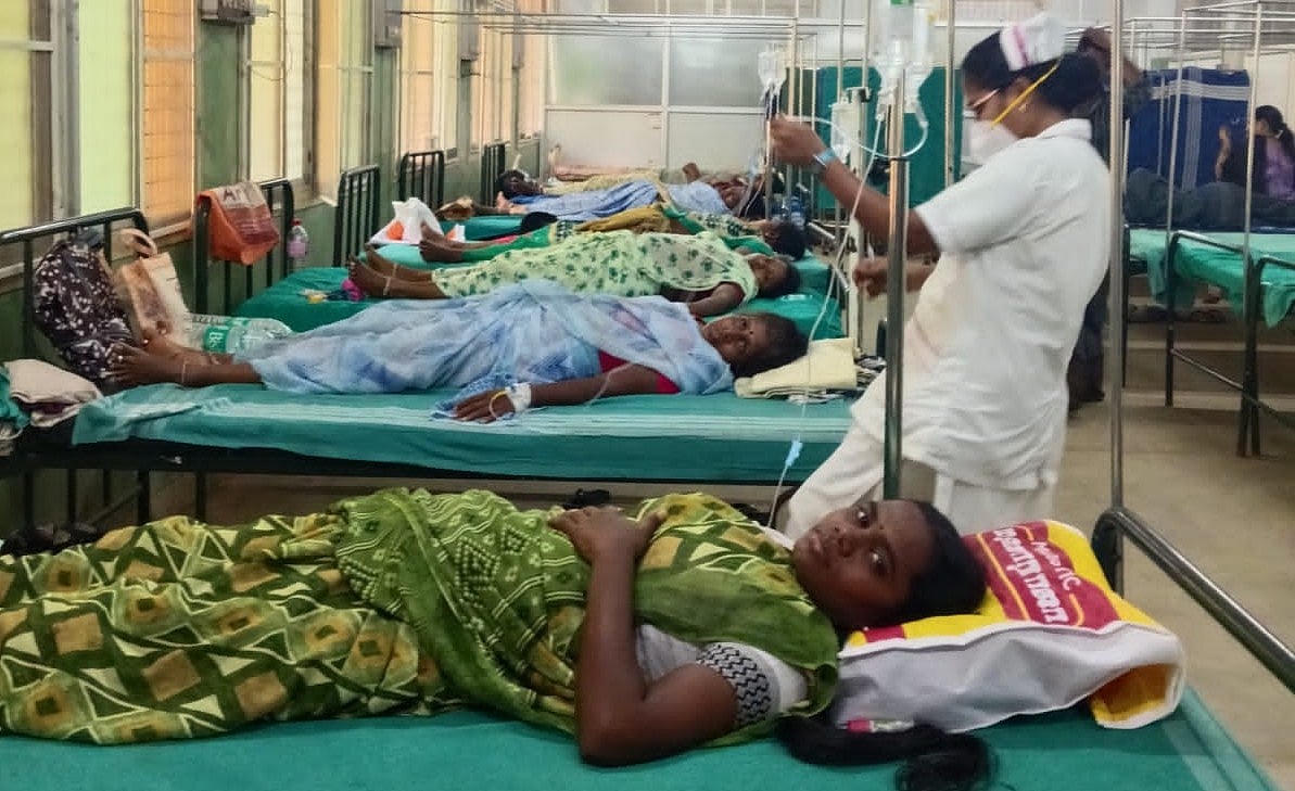 தஞ்சை அரசு மருத்துவமனை தீ விபத்து: ”உயிரைப் பணயம் வச்சு காப்பாத்தினோம்; ஆனா..”- கொதிக்கும் ஊழியர்கள்