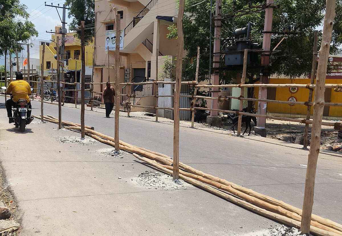 காட்பாடி: புதிய சாலையைச் சேதப்படுத்திய கோயில் விழாக்குழு; கொதிக்கும் மக்கள்; பின்னணி என்ன?