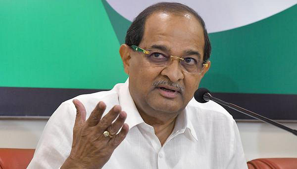`வங்கியில் ரூ.8 கோடி மோசடி - மகாராஷ்டிரா அமைச்சர் மீது வழக்கு.. நடந்தது என்ன?