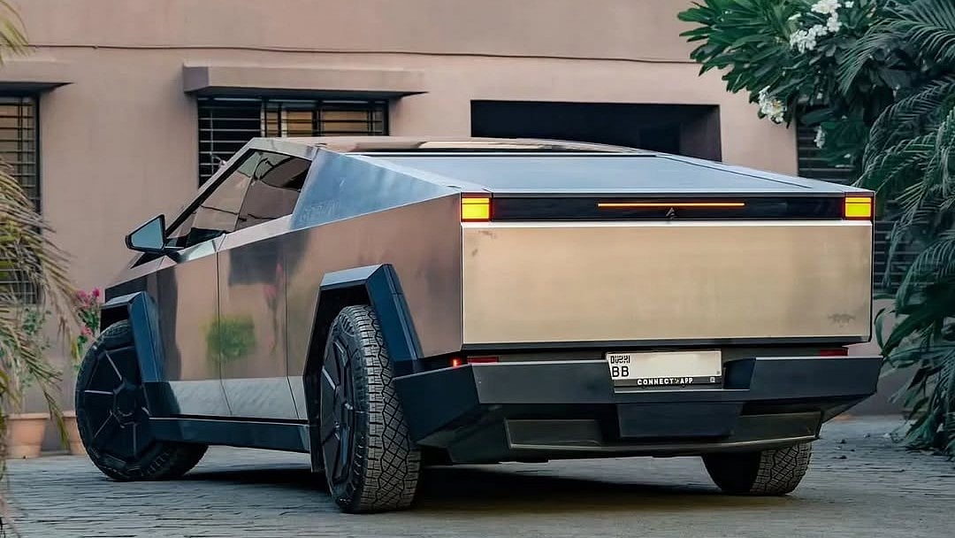 Tesla: இந்தியாவில் முதல்முறையாக வந்திறங்கிய Cyber Truck கார்; ஓனர் யார் தெரியுமா?