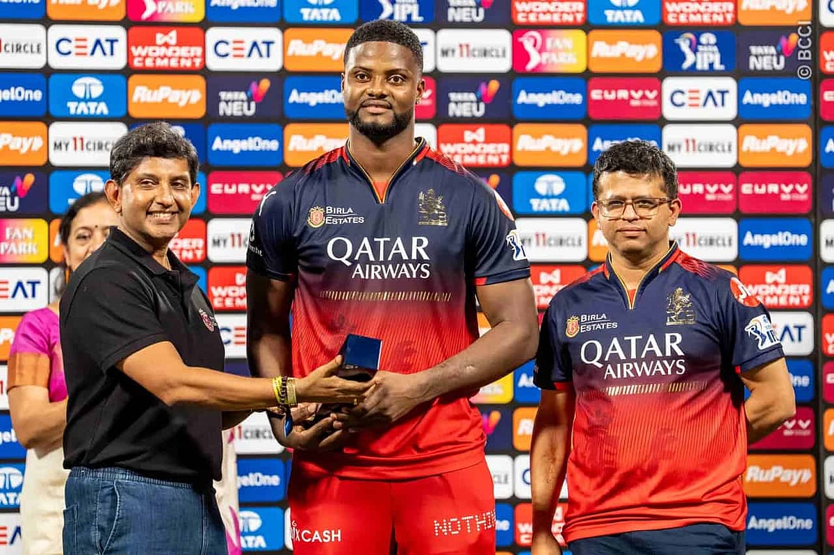 RCB: `தினேஷ் கார்த்திக்தான் எங்களின் பேட்டிங்கை மாற்றினார்! - ஆட்டநாயகன் ரோமாரியோ ஷெப்பர்ட்