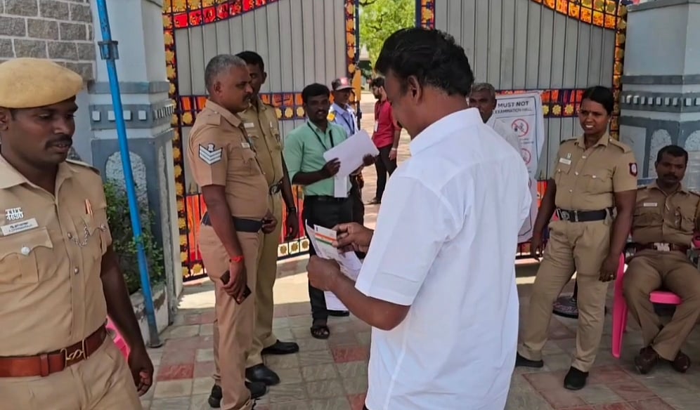 ``NEET தேர்வில் தோற்றால் மாணவர்கள் மனம் தளரக்கூடாது” - 61 வயதில் நீட் தேர்வு எழுதியவர் அட்வைஸ்!