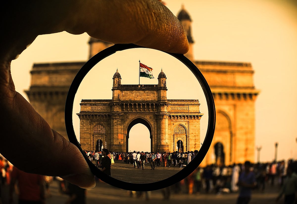 Travel Contest : எங்களுக்காக மாலையைக் கழற்றிய ஐயப்ப பக்தர்கள்! - மறக்கவே முடியாத மும்பை பயணம்