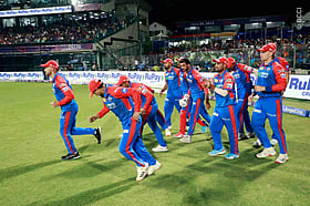 Delhi Capitals: 'டேபிள் டாப்பர் டு ப்ளே ஆப்ஸ் போராட்டம்!- டெல்லி கேப்பிட்டல்ஸ் அணி எங்கே சறுக்கியது?
