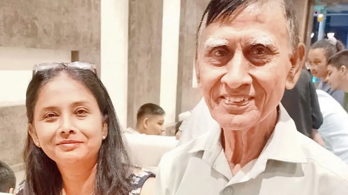 வழக்கறிஞராகும் கனவு; 76 வயதில் 12-வது வகுப்பு தேர்வு எழுதி தேர்ச்சி பெற்ற முன்னாள் கடற்படை அதிகாரி!