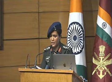Operation Sindoor: `நீதி வழங்குவதற்காகவே ஆபரேஷன் சிந்தூர்; இந்தியா தயாராக உள்ளது’ - விங் கமாண்டர் வியோமிகா சிங் | Live