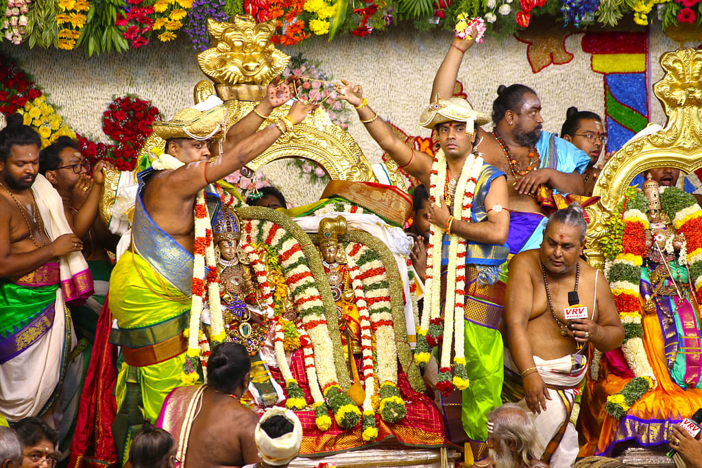 `அன்னையே-அருளே!---மதுரை-மீனாட்சி-சுந்தரேஸ்வர்-திருக்கல்யாணம்|Photo-Album