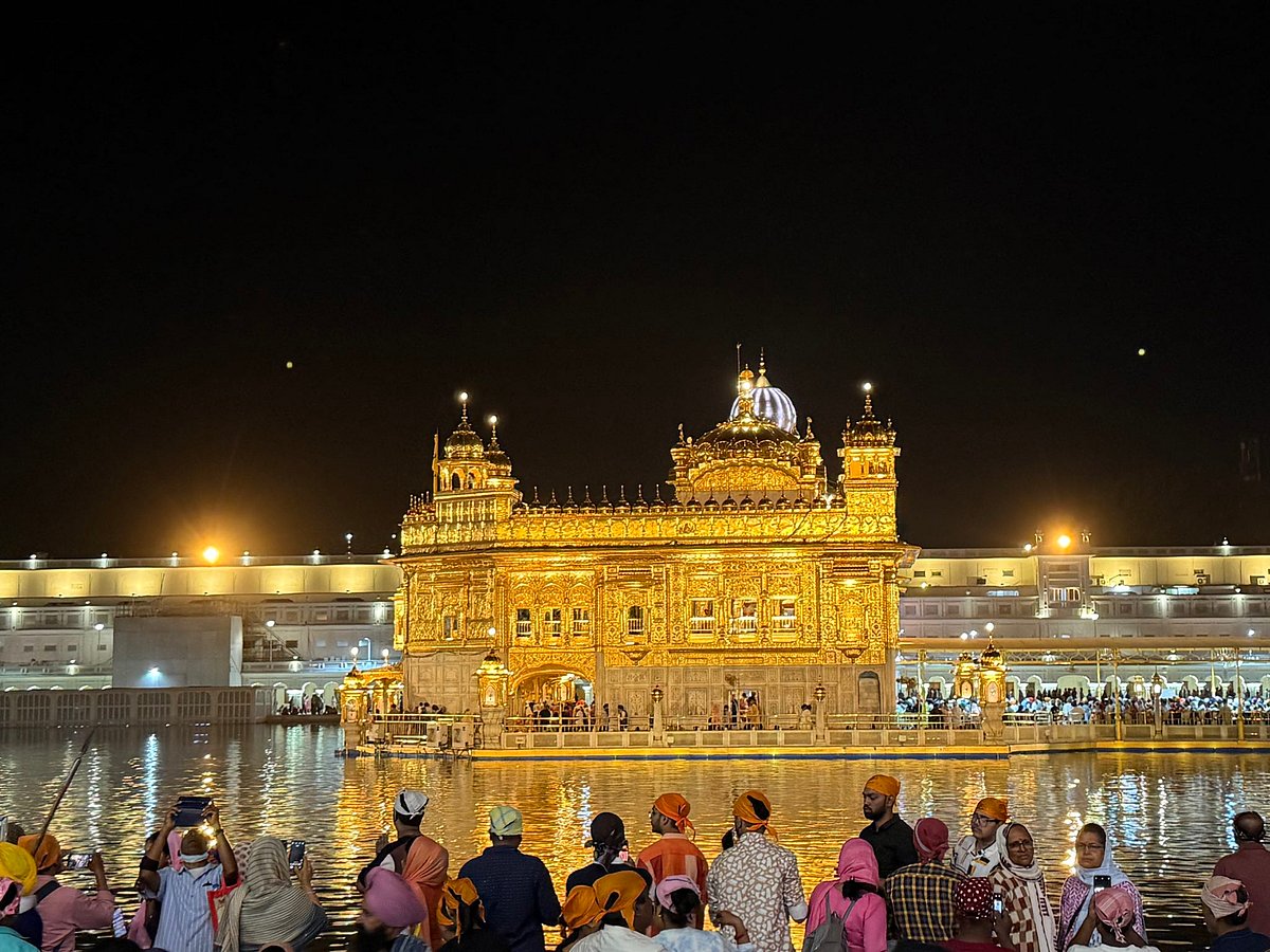 Golden Temple: 54 வருடங்களுக்கு பிறகு அணைக்கப்பட்ட பொற்கோயிலின் விளக்குகள்: காரணம் கூறும் நிர்வாகி!