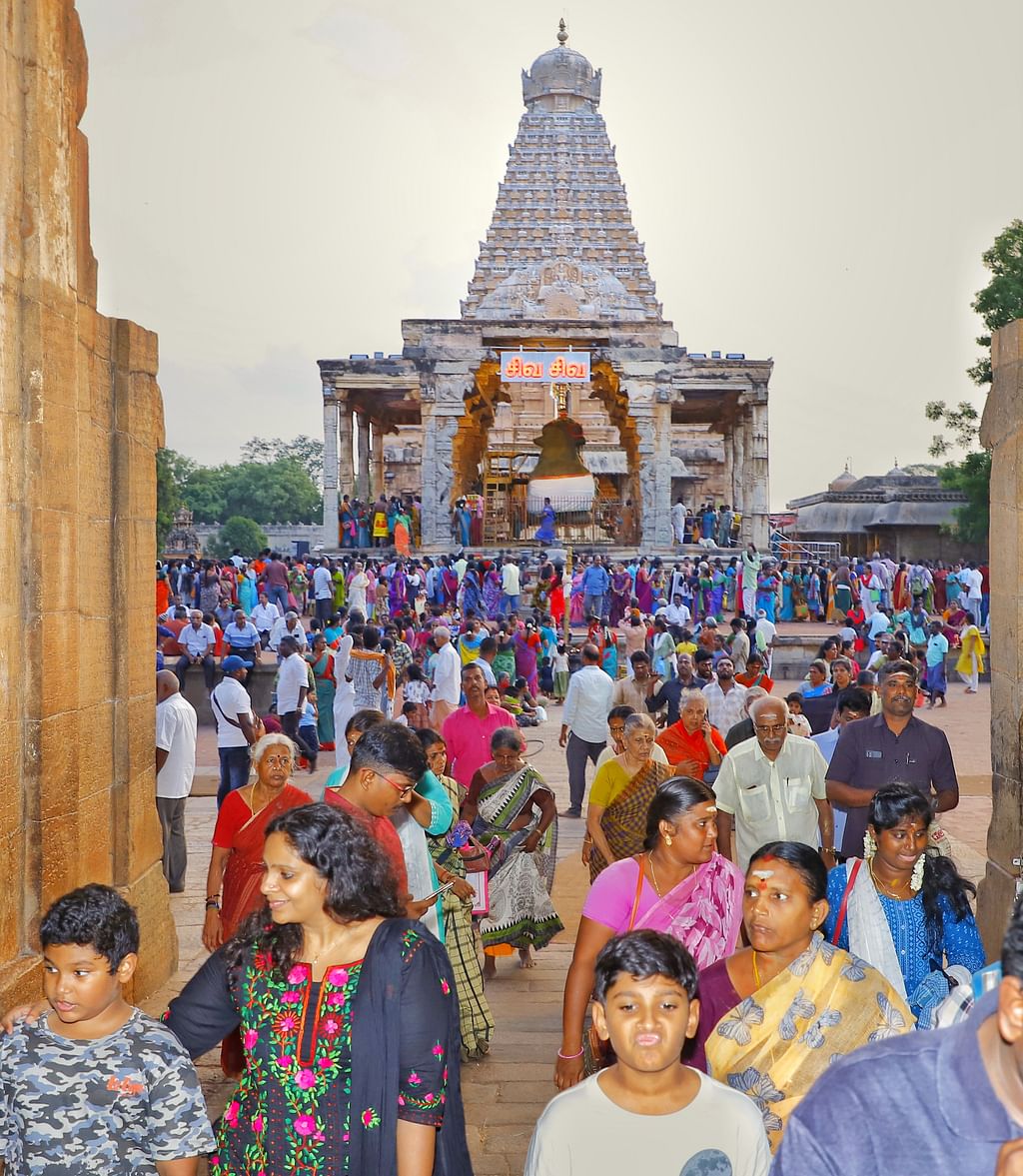 தஞ்சை-பெருவுடையார்-கோயில்-சனி-பிரதோஷ-வழிபாடு;-நந்தி-தரிசனம்-|-Photo-Album