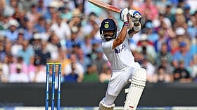 Virat Kohli : "1.4 பில்லியன் இதயங்களை உடைத்த கோலி" - உச்சி முகரும் ஆஸ்திரேலிய ஊடகங்கள்!