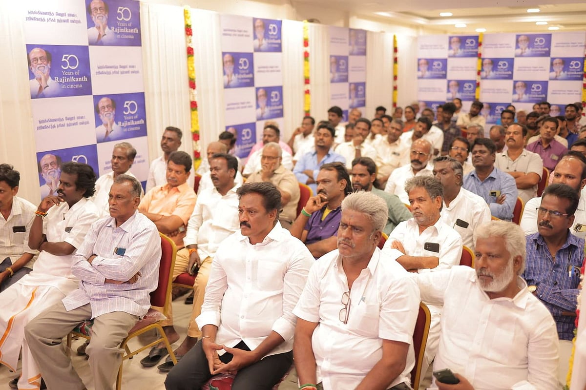 `ரஜினிக்கு பாரத ரத்னா வழங்க வேண்டும்’ - 50 ஆண்டு திரைப்பயண விழாவுக்குத் தயாரான வேலூர் ரசிகர் மன்றம்
