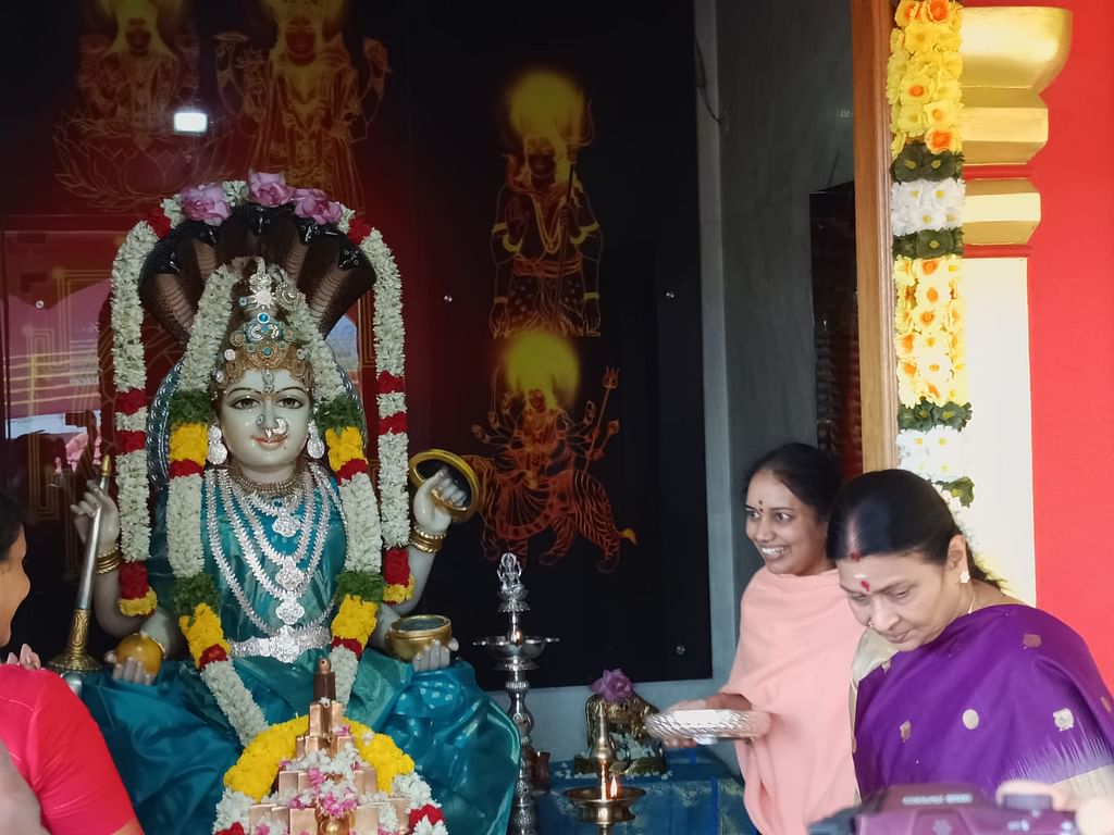 துர்கா ஸ்டாலின் சாமி தரிசனம்
