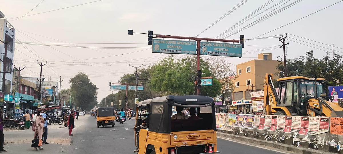 காட்பாடி சாலையில் செயல்படாத சிக்னல்கள்; மக்கள் பாதுகாப்பை உறுதிப்படுத்துவார்களா அதிகாரிகள்?!