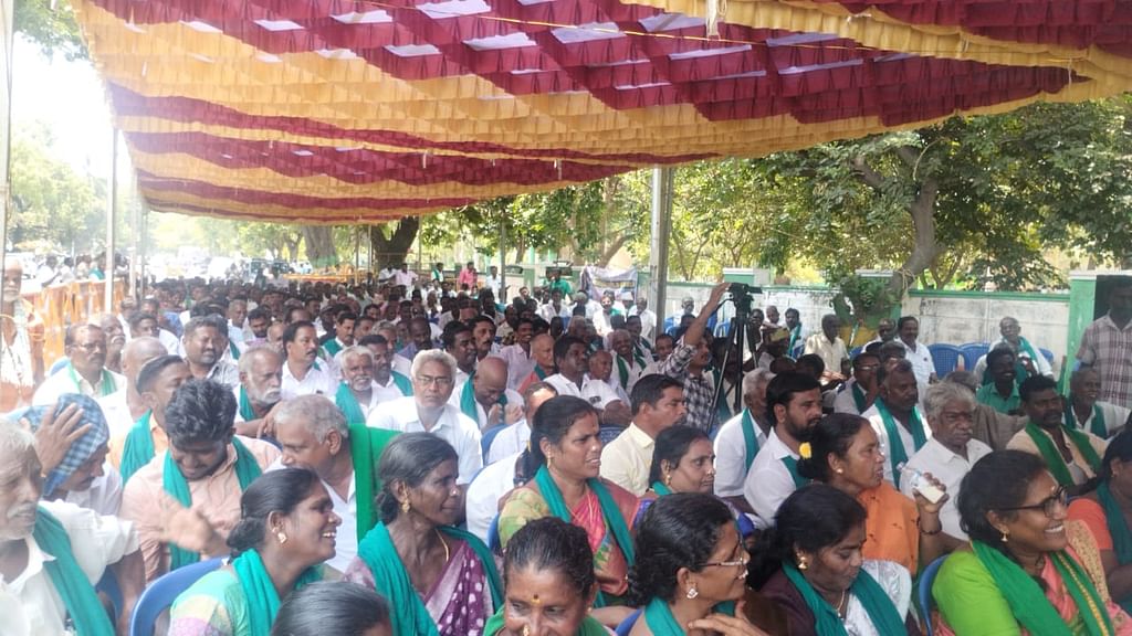 தமிழ்நாடு விவசாயிகள் சங்கத்தினர் ஆர்பாட்டம்