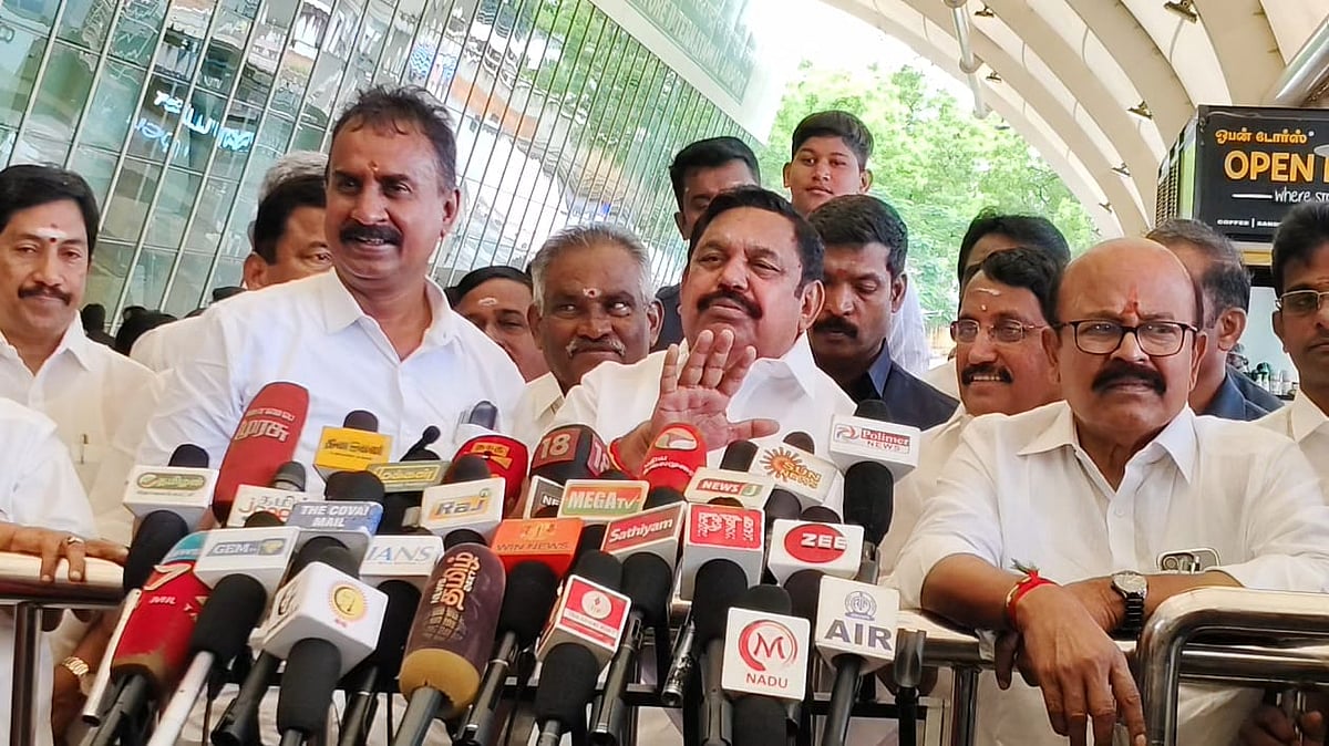 பயமில்லை என்றால் உங்கள் தம்பி ஏன் வெளிநாடு ஓடினார் - உதயநிதிக்கு எடப்பாடி பழனிசாமி கேள்வி