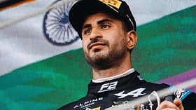 Kush Maini: `ரேஸ் குடும்பம் டு F2 ரேஸில் வென்ற முதல் இந்தியர்' - யார் இந்த குஷ் மைனி?