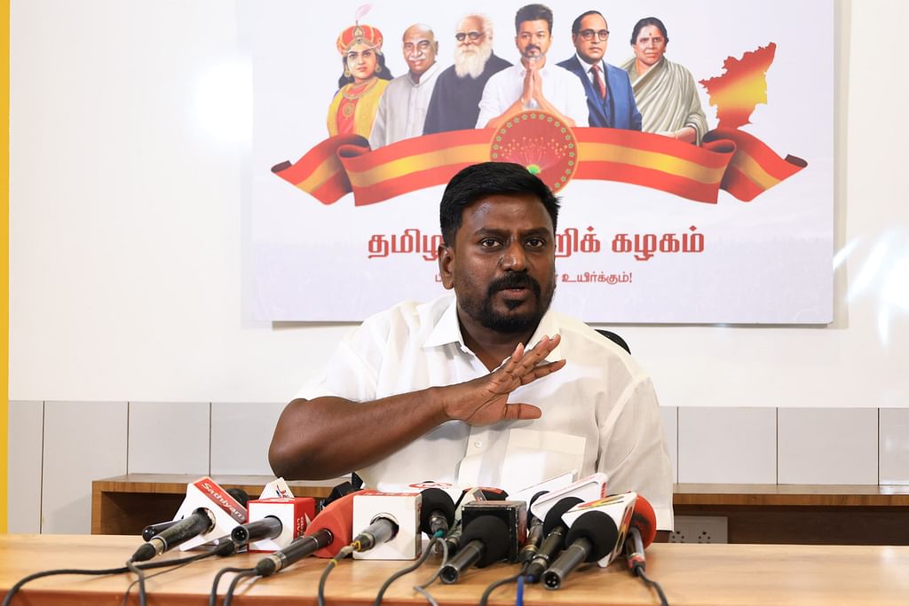 ராஜ் மோகன் - தவெக
