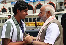 Suryavanshi: அவரது வருங்காலம் சிறப்பாக அமைய வேண்டும் - சூர்யவன்ஷியை நேரில் வாழ்த்திய பிரதமர் மோடி