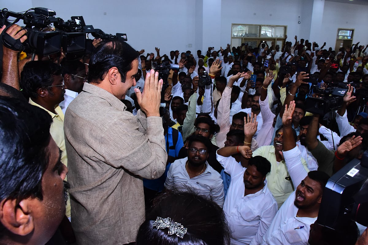 PMK: எவ்வளவோ அபாண்டமான பழிகளைச் சுமந்திருக்கிறேன் - நிர்வாகிகள் மத்தியில் அன்புமணி உருக்கம்