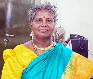 கீரை கட்டு மோசடி; போலி சான்றிதழ் தயாரிப்பு - ஓய்வு பெறும் நாளில் சுகாதார அலுவலர் சஸ்பெண்டு